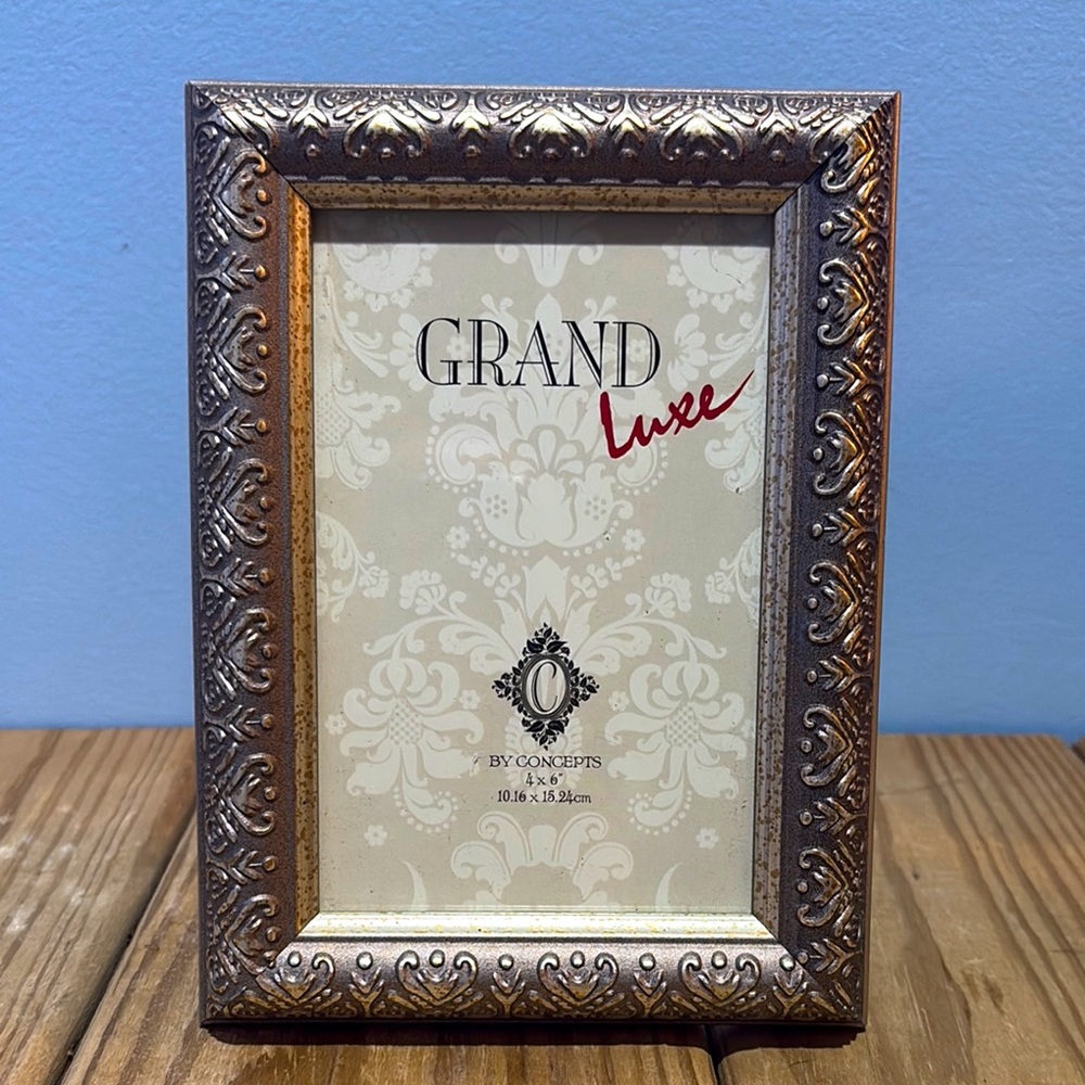 Vintage Grand Luxe By Concepts Silver & Gold Photo Frame Home Decor Size 4" x 6"